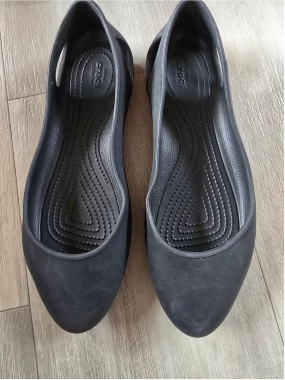 Women's Laura Crocs Black Flats & Loafers Size 11